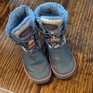 Keen all weather boots girls 10